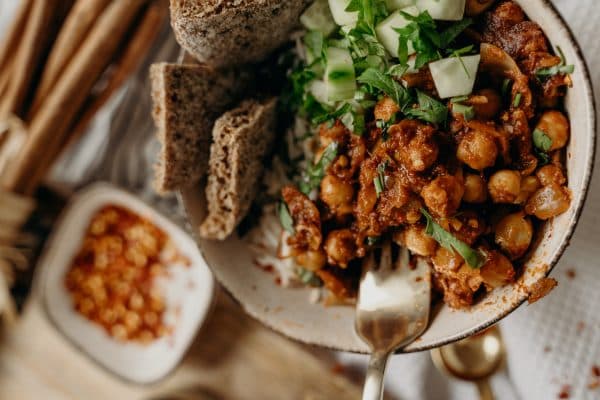 roślinny posiłek ze strączkami